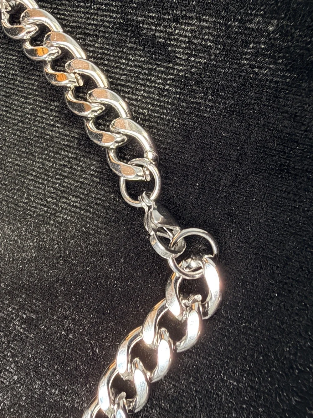 Bold Cuban necklace 22in 8mm. Premium WG plating.